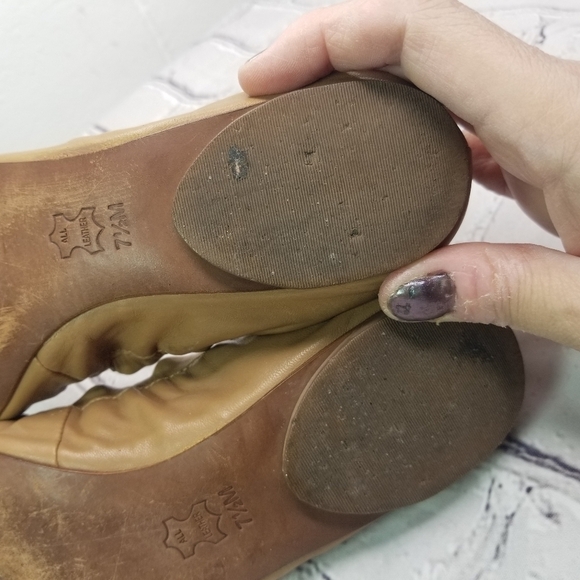 Tory Burch Shelby tan leather ballet slip on flats - Picture 9 of 10